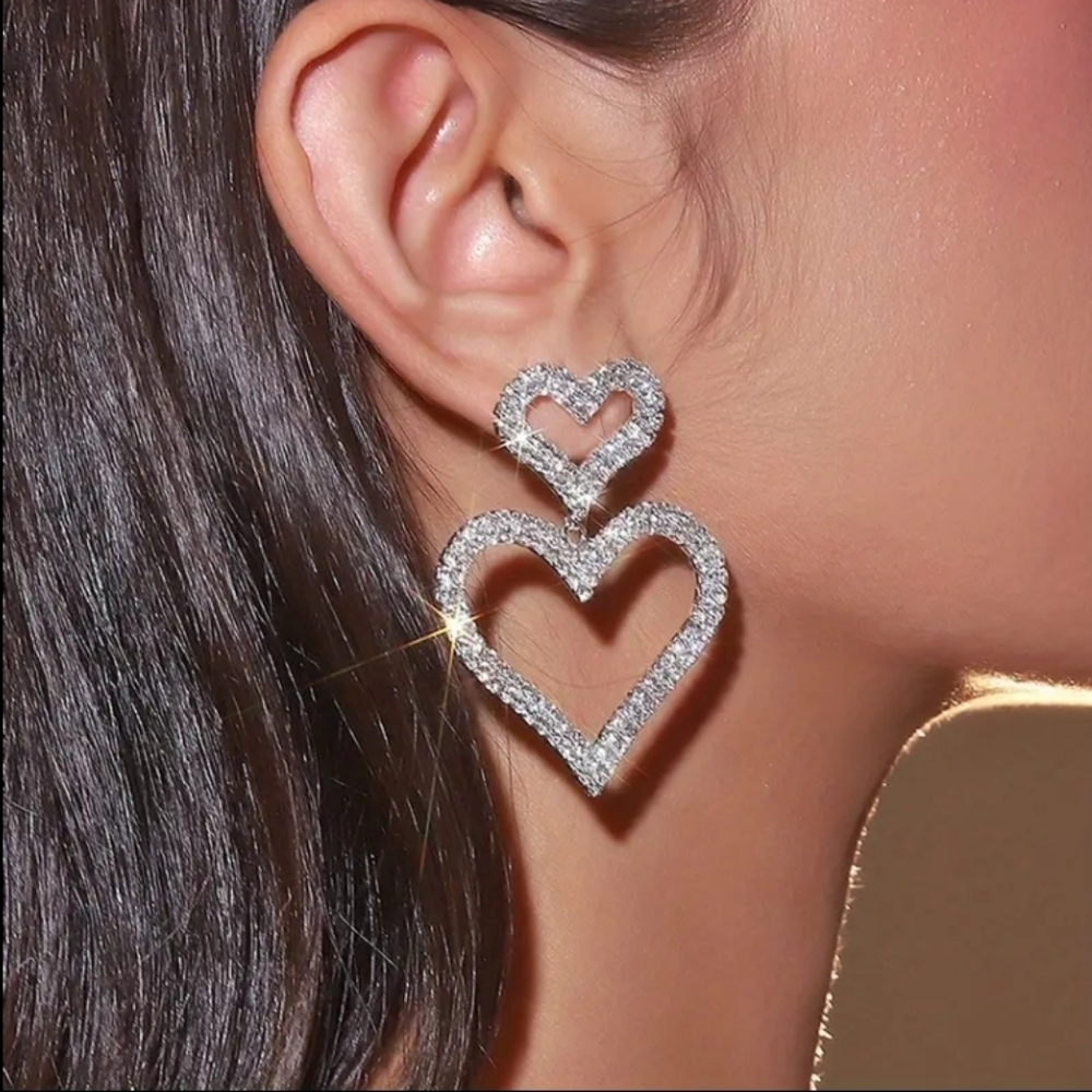 Rhinestone Heart Earrings - Picture 4 of 5